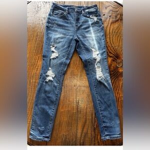 Judy Blue Los Angeles Women’s 26x28 Skinny Fit Distressed Denim Jeans